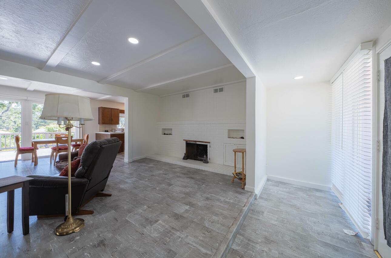 Detail Gallery Image 13 of 28 For 1171 Sylvan Pl, Monterey,  CA 93940 - 2 Beds | 2 Baths