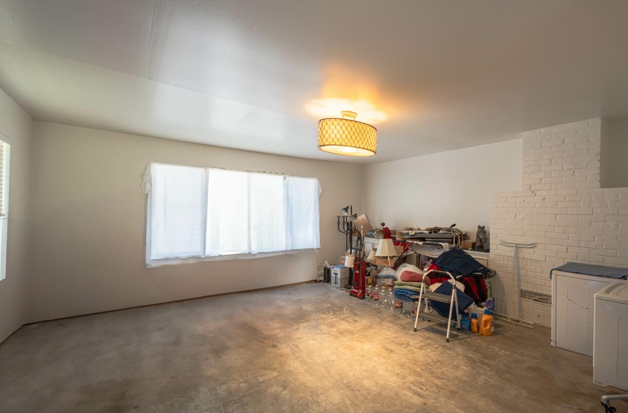 Detail Gallery Image 22 of 28 For 1171 Sylvan Pl, Monterey,  CA 93940 - 2 Beds | 2 Baths