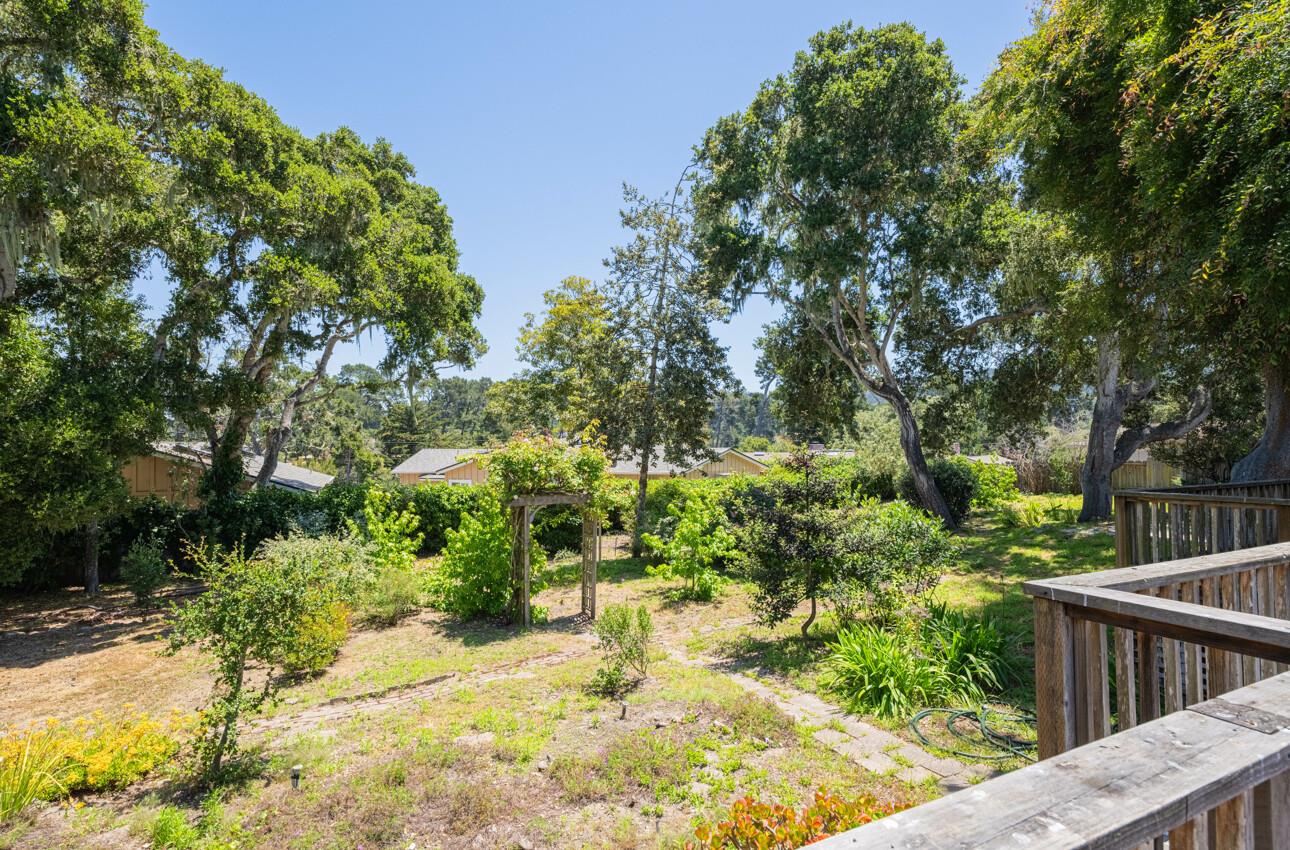 Detail Gallery Image 3 of 28 For 1171 Sylvan Pl, Monterey,  CA 93940 - 2 Beds | 2 Baths