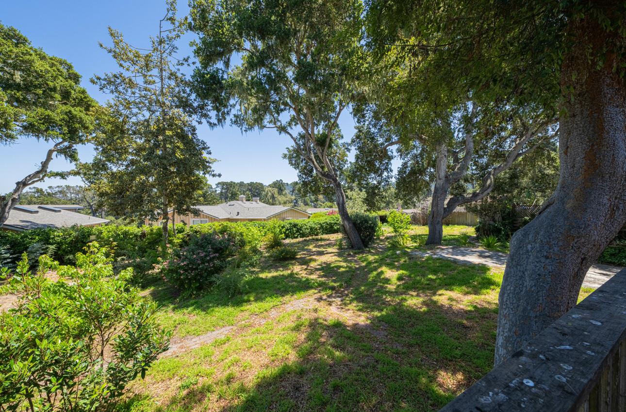 Detail Gallery Image 4 of 28 For 1171 Sylvan Pl, Monterey,  CA 93940 - 2 Beds | 2 Baths