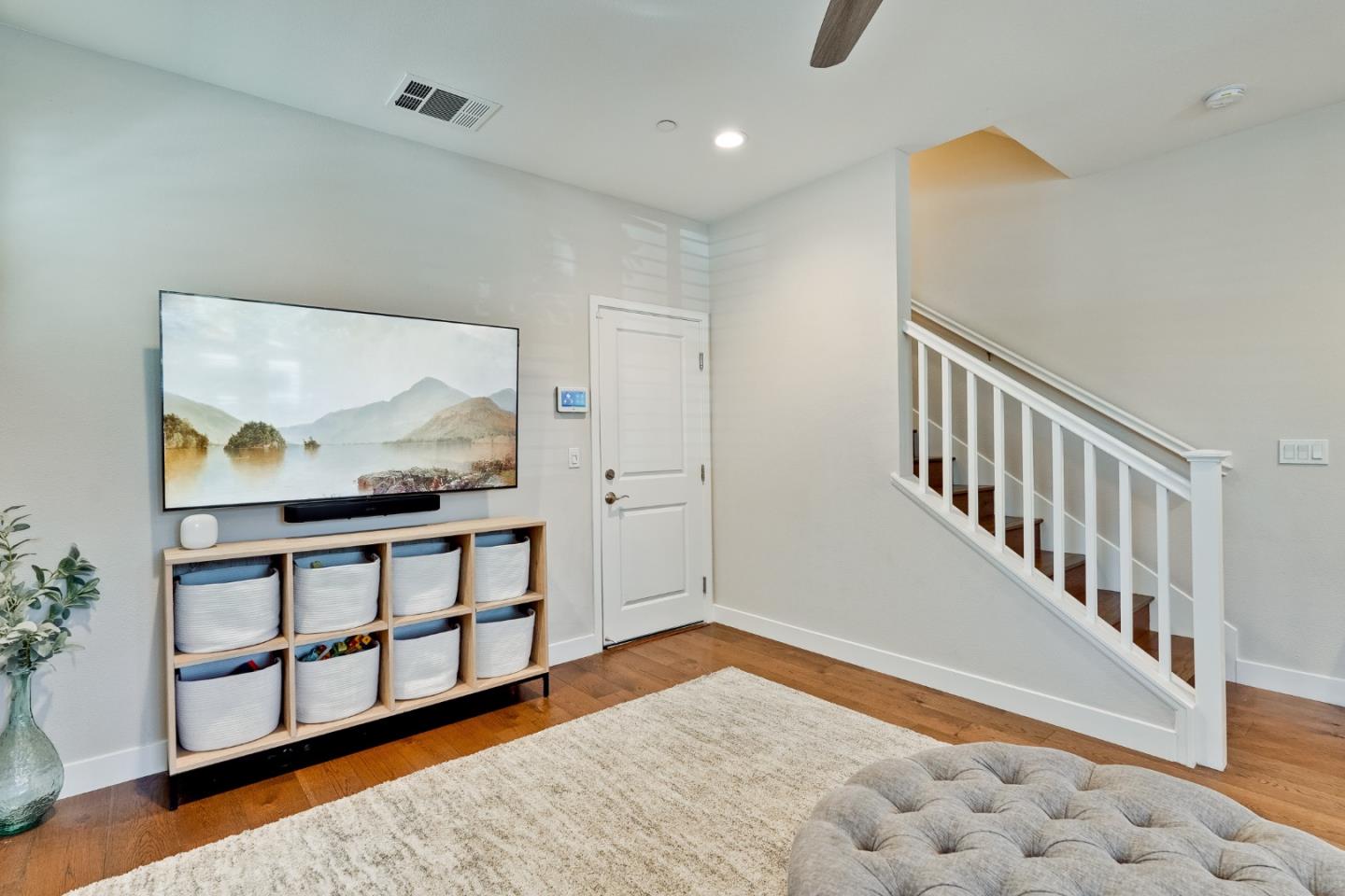 Detail Gallery Image 11 of 57 For 94 E 2nd St, Morgan Hill,  CA 95037 - 3 Beds | 3 Baths