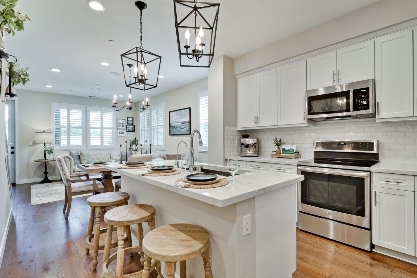 Detail Gallery Image 12 of 57 For 94 E 2nd St, Morgan Hill,  CA 95037 - 3 Beds | 3 Baths