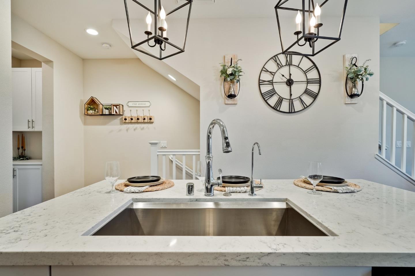 Detail Gallery Image 16 of 57 For 94 E 2nd St, Morgan Hill,  CA 95037 - 3 Beds | 3 Baths