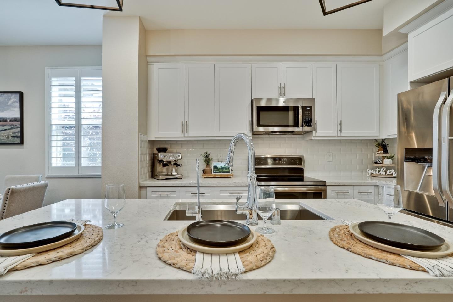 Detail Gallery Image 17 of 57 For 94 E 2nd St, Morgan Hill,  CA 95037 - 3 Beds | 3 Baths
