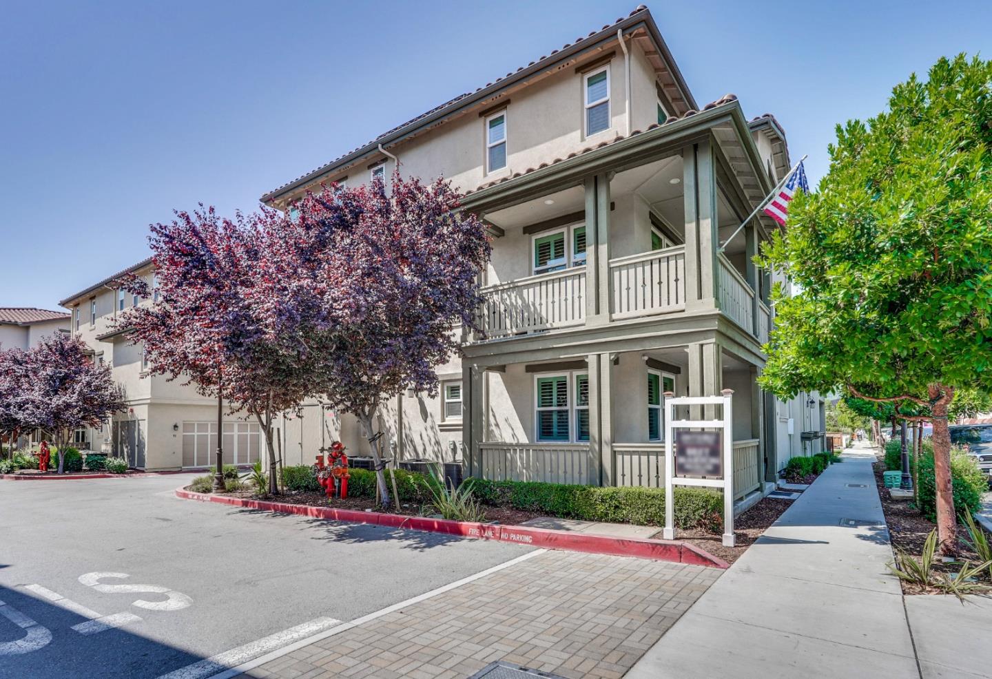 Detail Gallery Image 2 of 57 For 94 E 2nd St, Morgan Hill,  CA 95037 - 3 Beds | 3 Baths