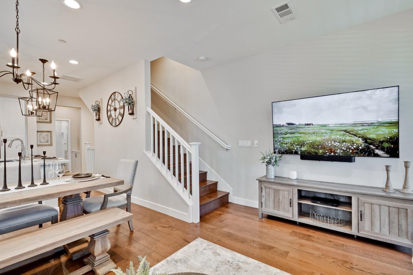Detail Gallery Image 27 of 57 For 94 E 2nd St, Morgan Hill,  CA 95037 - 3 Beds | 3 Baths