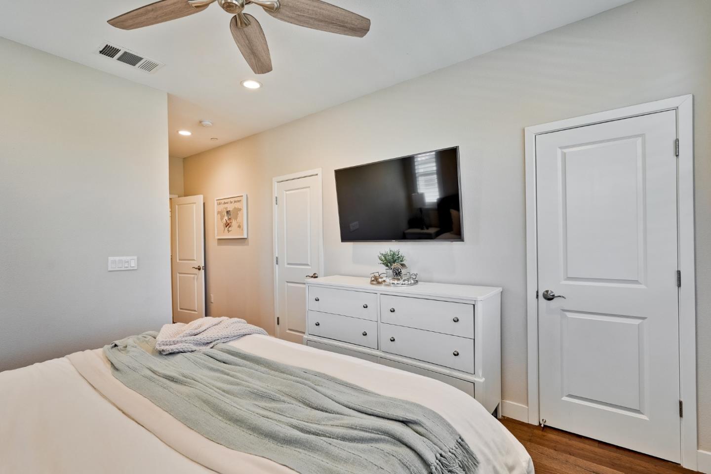 Detail Gallery Image 31 of 57 For 94 E 2nd St, Morgan Hill,  CA 95037 - 3 Beds | 3 Baths