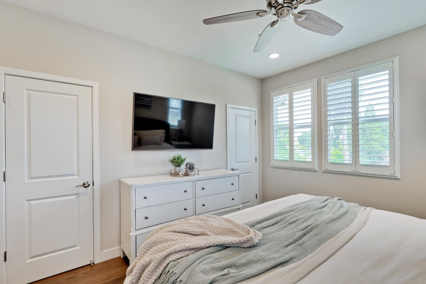 Detail Gallery Image 32 of 57 For 94 E 2nd St, Morgan Hill,  CA 95037 - 3 Beds | 3 Baths