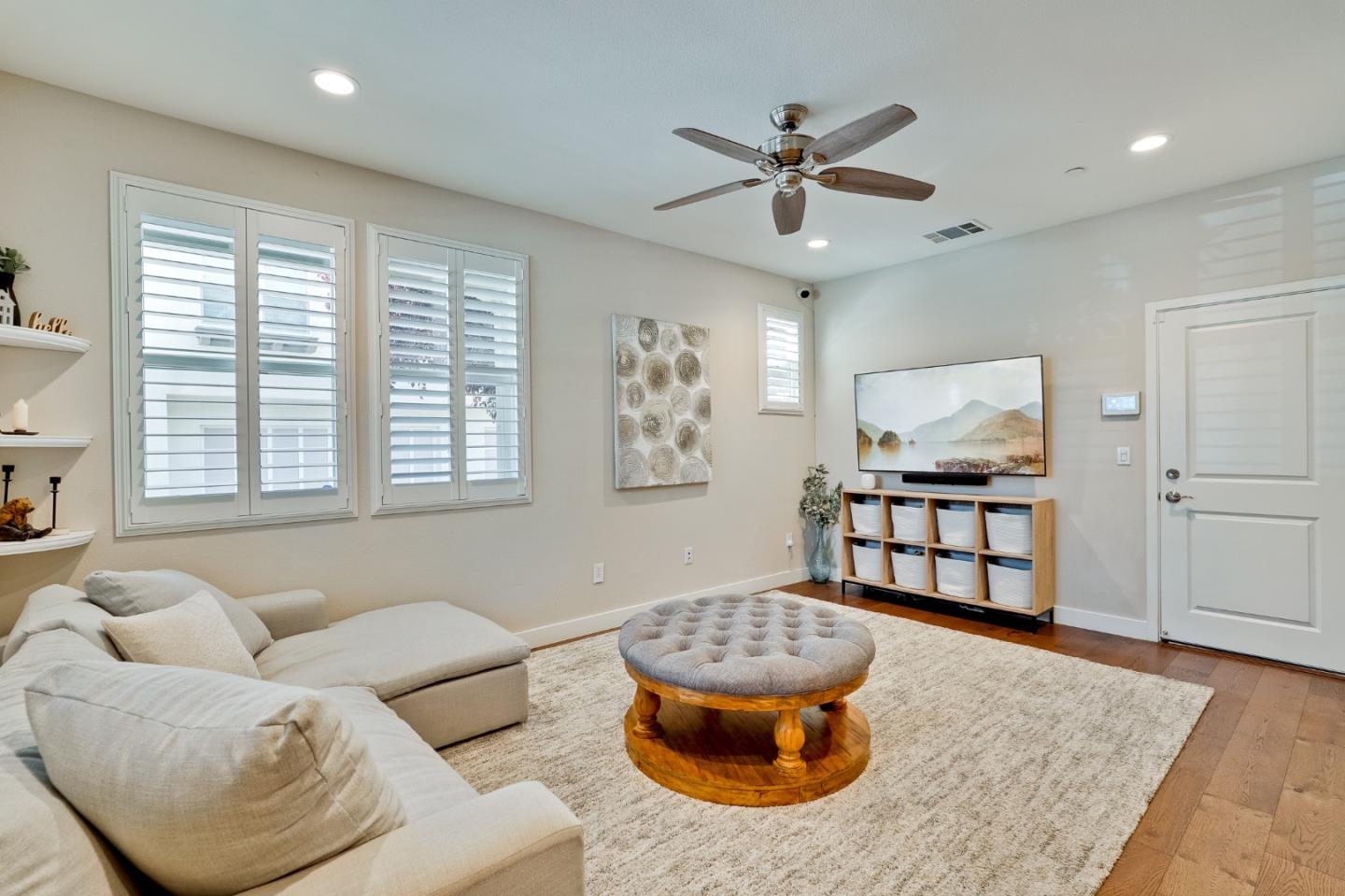 Detail Gallery Image 7 of 57 For 94 E 2nd St, Morgan Hill,  CA 95037 - 3 Beds | 3 Baths