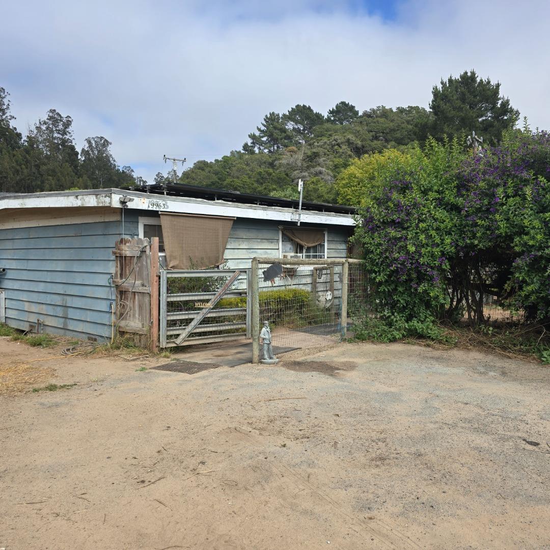 Detail Gallery Image 1 of 7 For 19963 Pesante Rd, Salinas,  CA 93907 - 3 Beds | 1 Baths