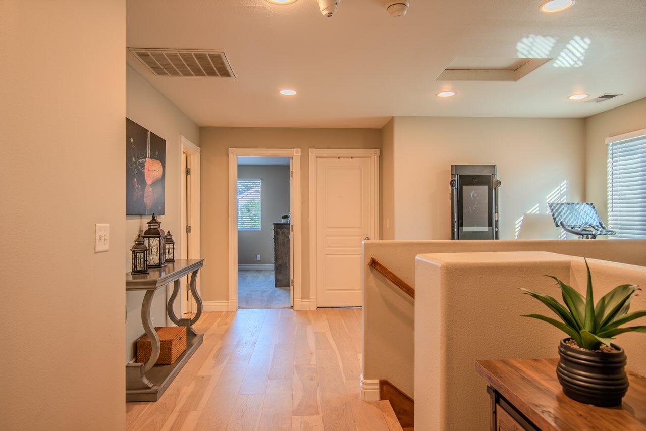 Detail Gallery Image 11 of 19 For 555 Calle Buena Vista, Morgan Hill,  CA 95037 - 3 Beds | 2/1 Baths
