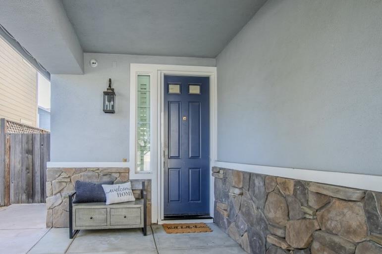 Detail Gallery Image 2 of 19 For 555 Calle Buena Vista, Morgan Hill,  CA 95037 - 3 Beds | 2/1 Baths