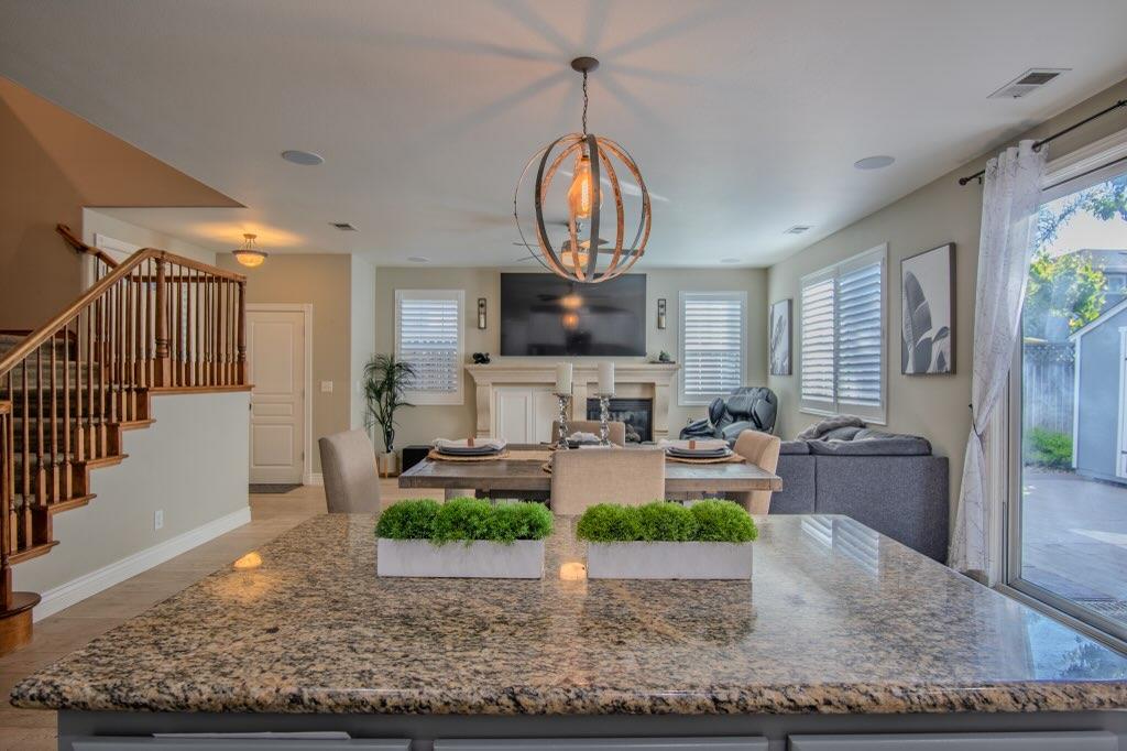 Detail Gallery Image 9 of 19 For 555 Calle Buena Vista, Morgan Hill,  CA 95037 - 3 Beds | 2/1 Baths