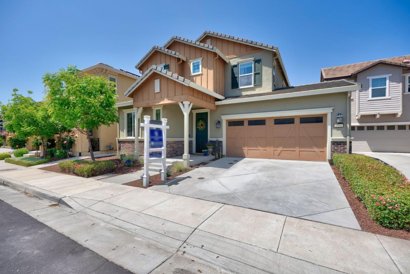 Detail Gallery Image 5 of 47 For 2551 Apricot Way, Gilroy,  CA 95020 - 4 Beds | 3 Baths