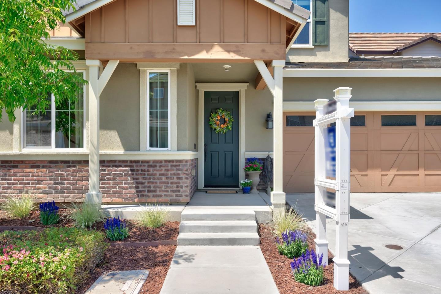 Detail Gallery Image 6 of 47 For 2551 Apricot Way, Gilroy,  CA 95020 - 4 Beds | 3 Baths