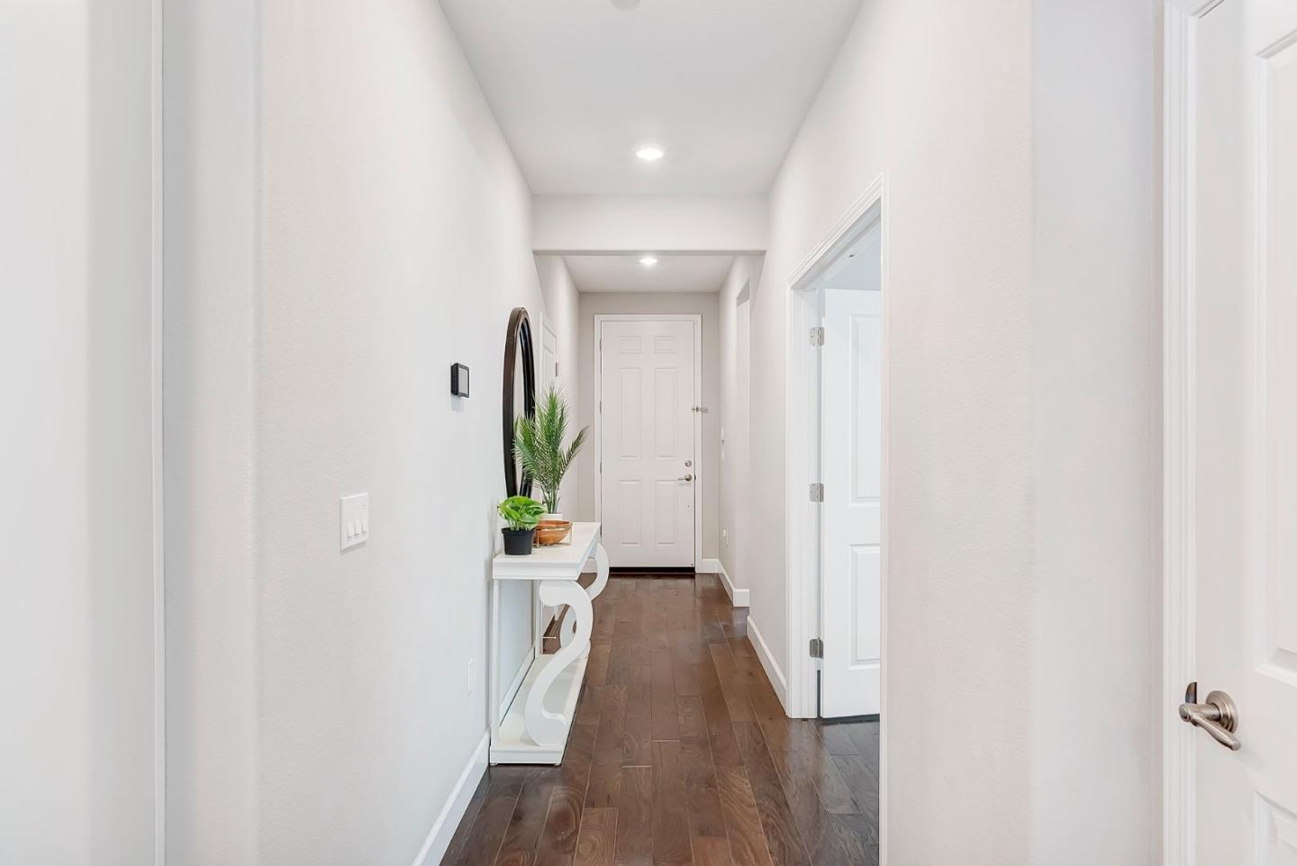 Detail Gallery Image 9 of 47 For 2551 Apricot Way, Gilroy,  CA 95020 - 4 Beds | 3 Baths
