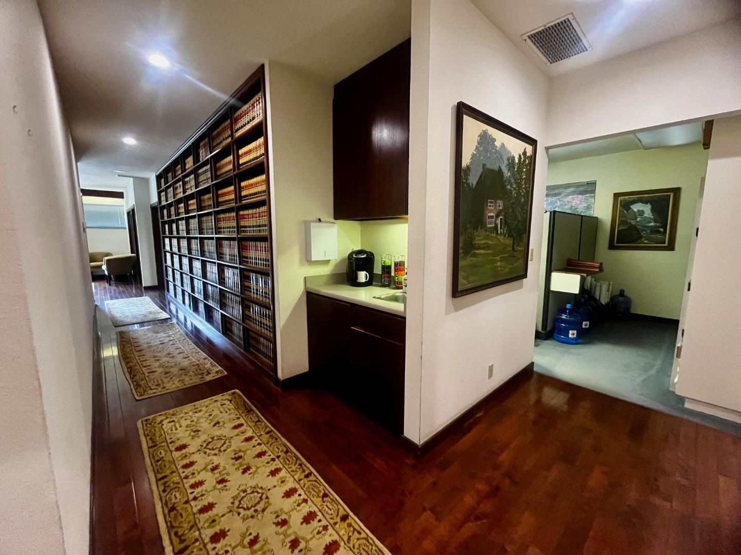 Detail Gallery Image 5 of 7 For 121 Jewell St, Santa Cruz,  CA 95060 - – Beds | – Baths