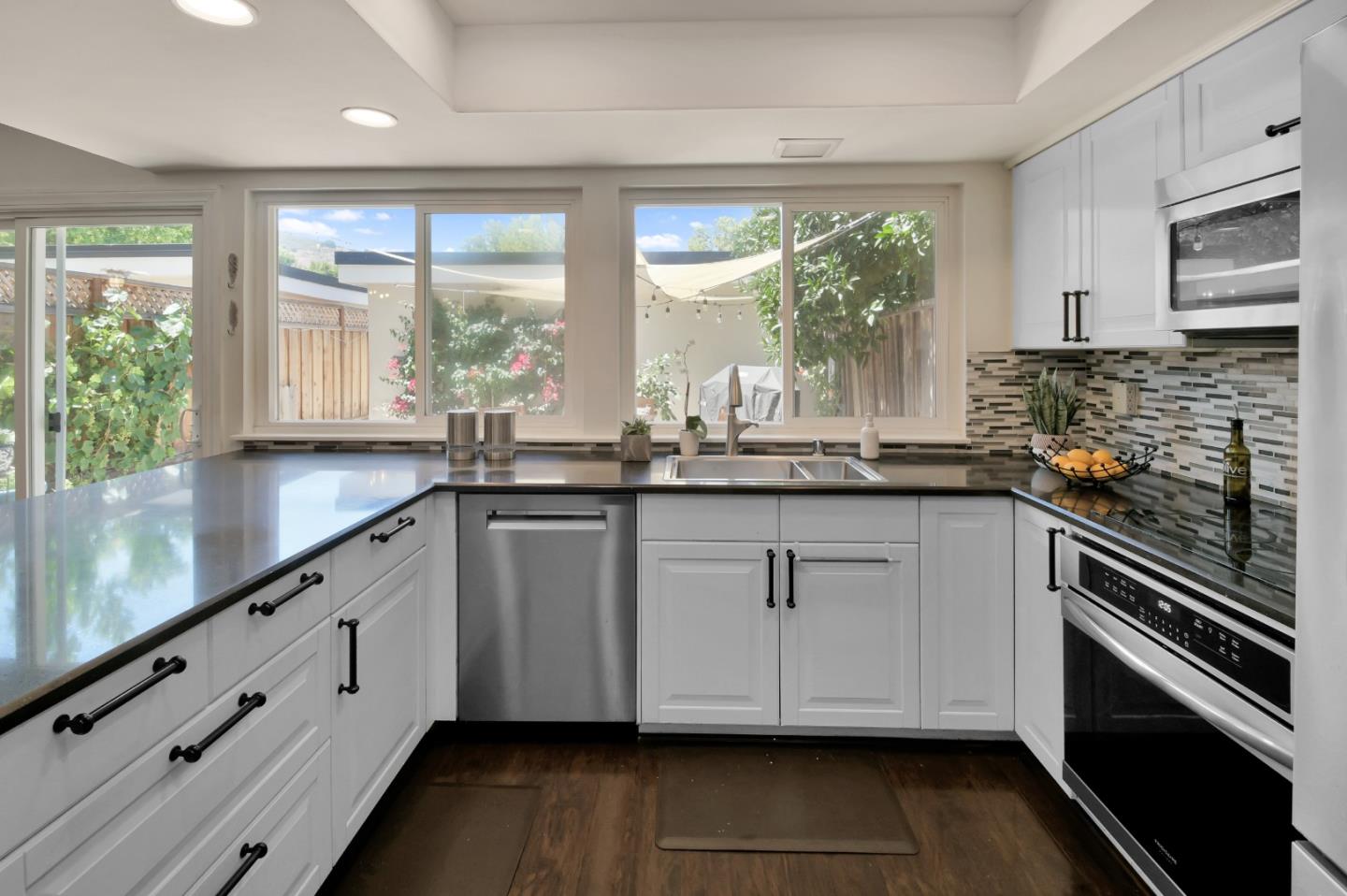 Detail Gallery Image 14 of 51 For 7098 Indian Wells Ct, San Jose,  CA 95139 - 3 Beds | 2/1 Baths