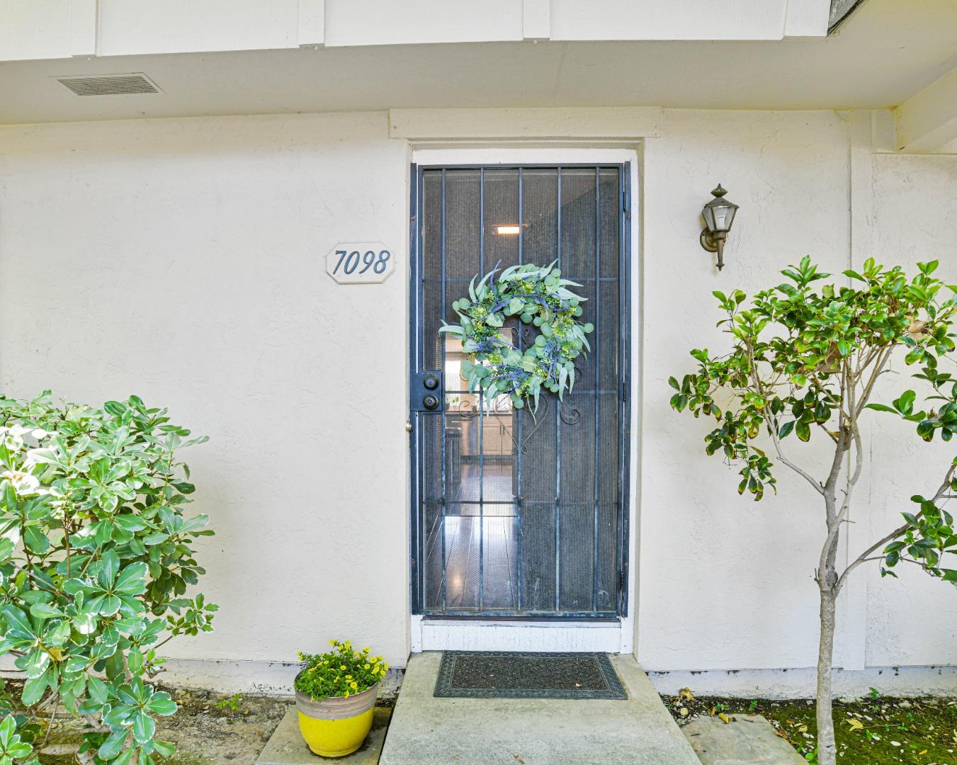Detail Gallery Image 4 of 51 For 7098 Indian Wells Ct, San Jose,  CA 95139 - 3 Beds | 2/1 Baths