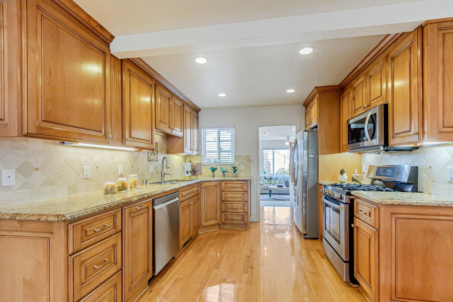 Detail Gallery Image 16 of 48 For 5140 Trade Wind Ln, Fremont,  CA 94538 - 4 Beds | 3 Baths