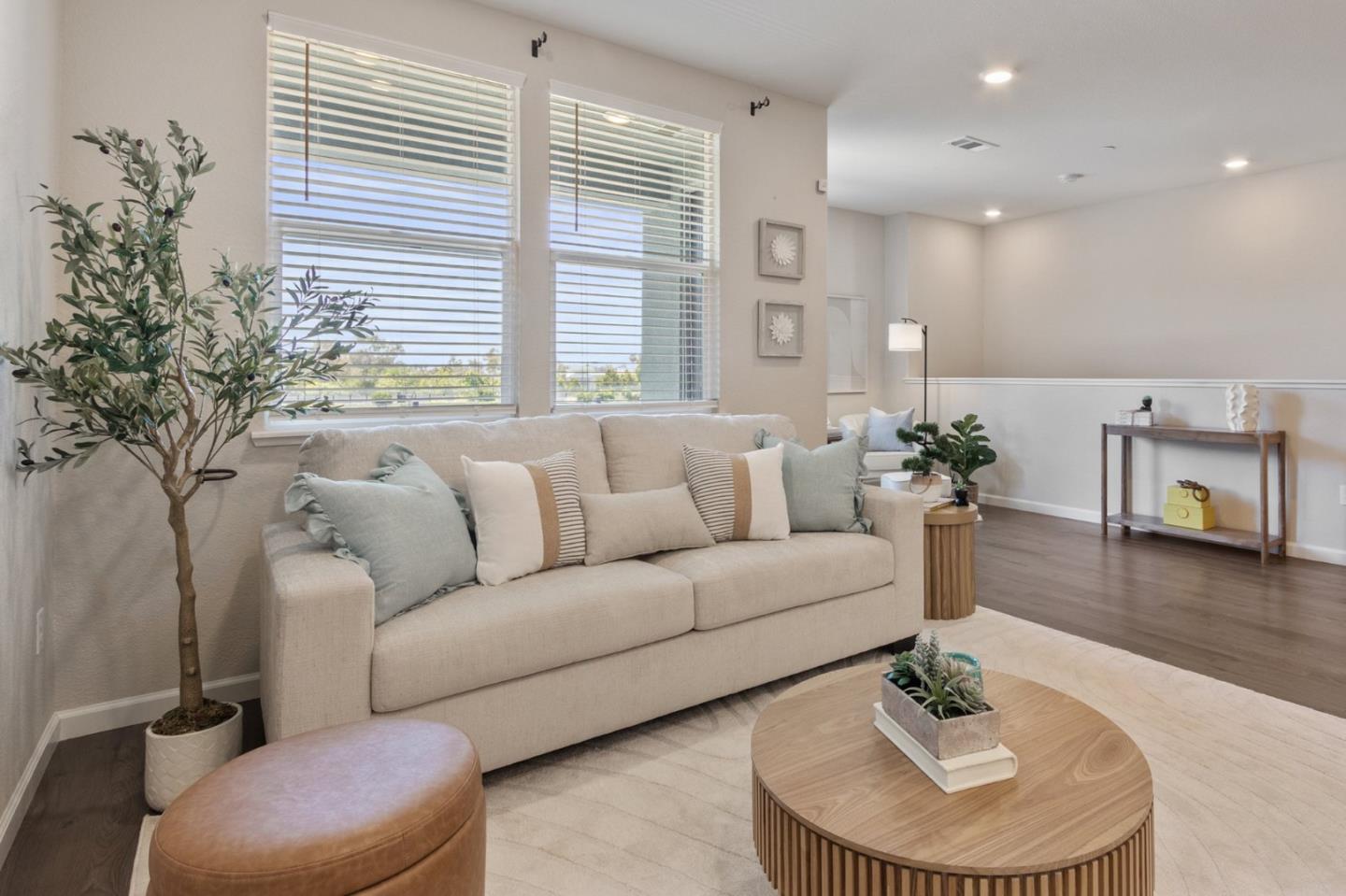 Detail Gallery Image 3 of 21 For 1310 Thistle Pl, Milpitas,  CA 95035 - 2 Beds | 2 Baths