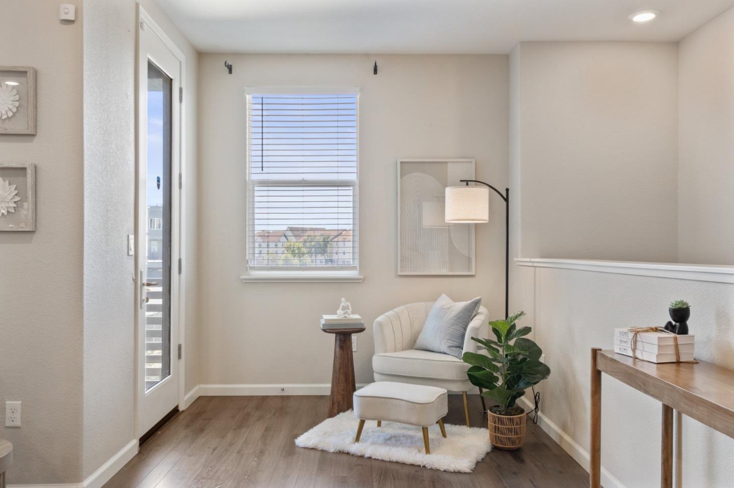 Detail Gallery Image 4 of 21 For 1310 Thistle Pl, Milpitas,  CA 95035 - 2 Beds | 2 Baths