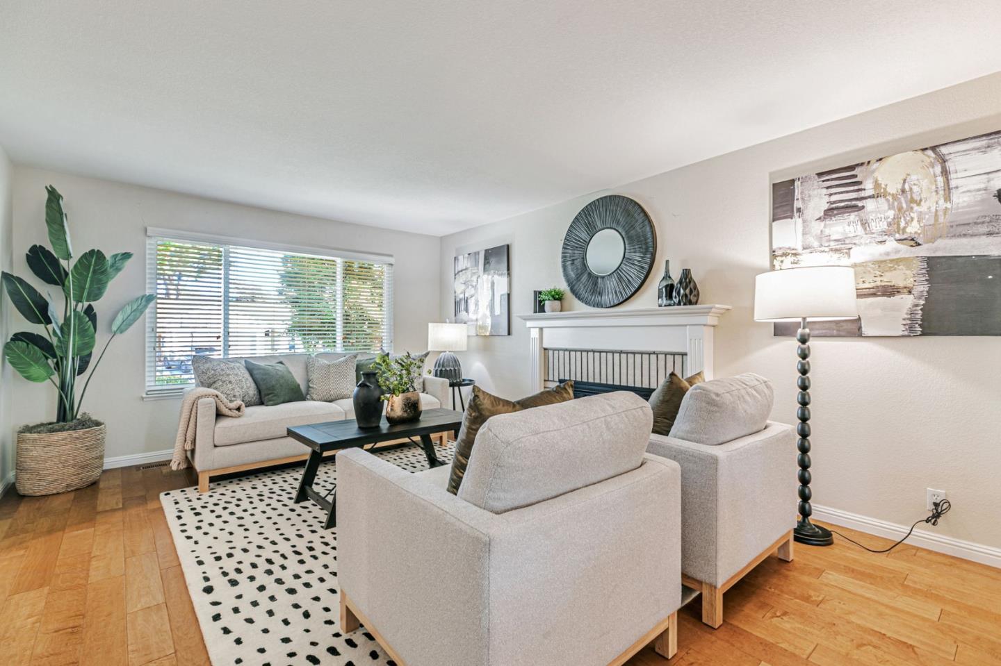 Detail Gallery Image 10 of 56 For 5186 Sunny Creek Dr, San Jose,  CA 95135 - 4 Beds | 2/1 Baths