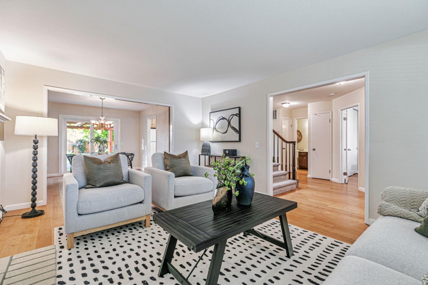 Detail Gallery Image 11 of 56 For 5186 Sunny Creek Dr, San Jose,  CA 95135 - 4 Beds | 2/1 Baths