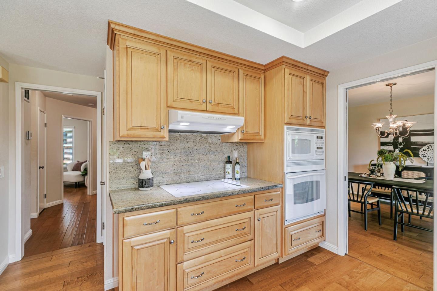 Detail Gallery Image 16 of 56 For 5186 Sunny Creek Dr, San Jose,  CA 95135 - 4 Beds | 2/1 Baths