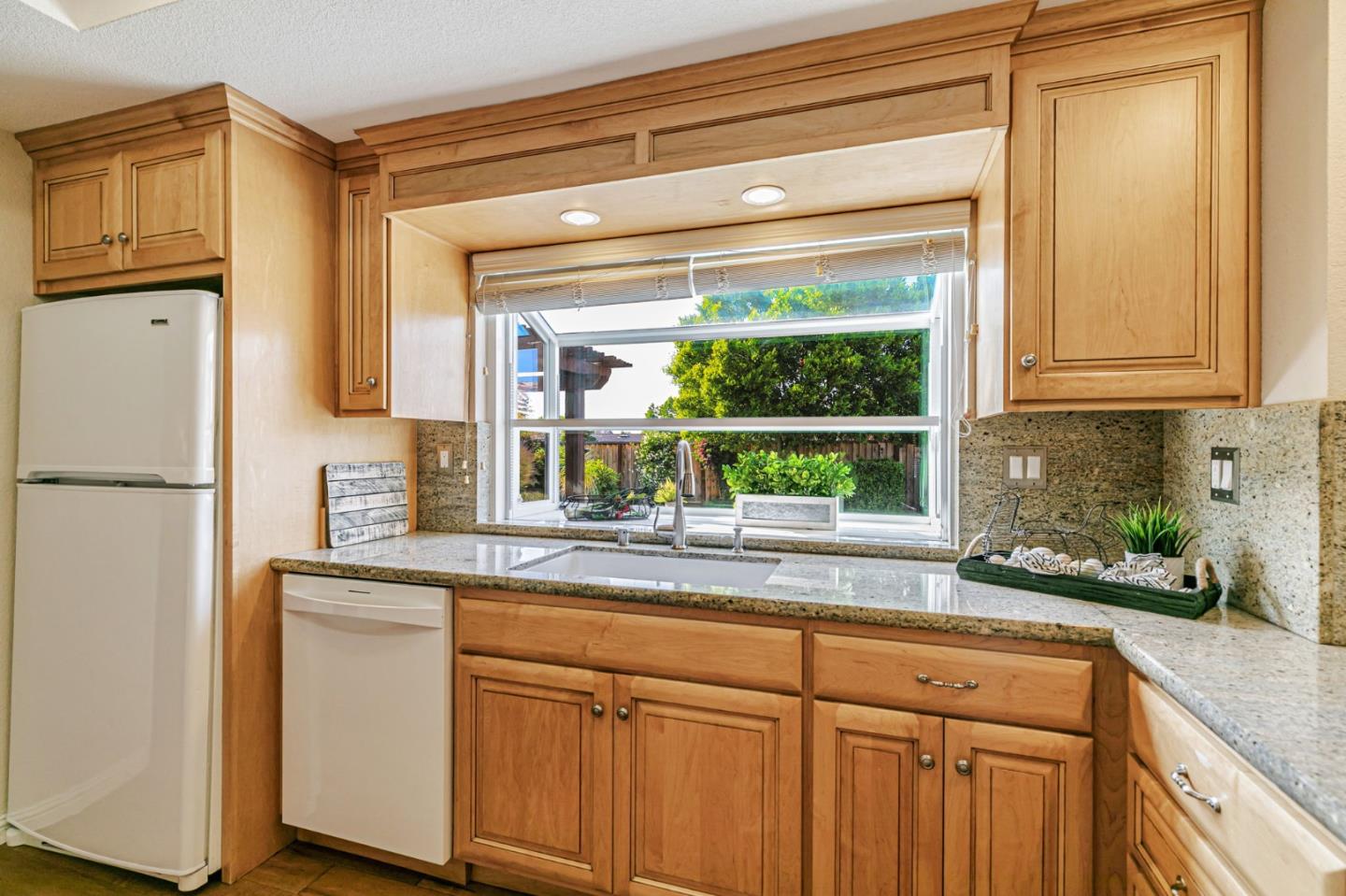 Detail Gallery Image 20 of 56 For 5186 Sunny Creek Dr, San Jose,  CA 95135 - 4 Beds | 2/1 Baths