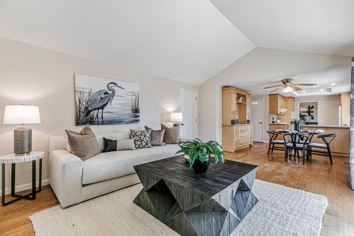 Detail Gallery Image 25 of 56 For 5186 Sunny Creek Dr, San Jose,  CA 95135 - 4 Beds | 2/1 Baths