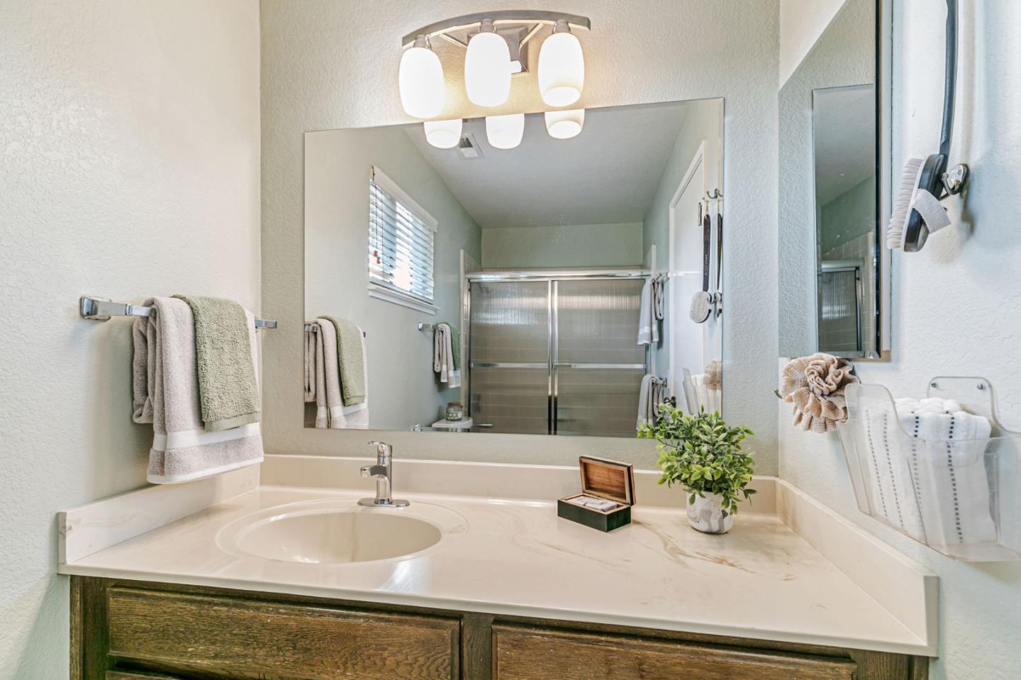 Detail Gallery Image 39 of 56 For 5186 Sunny Creek Dr, San Jose,  CA 95135 - 4 Beds | 2/1 Baths