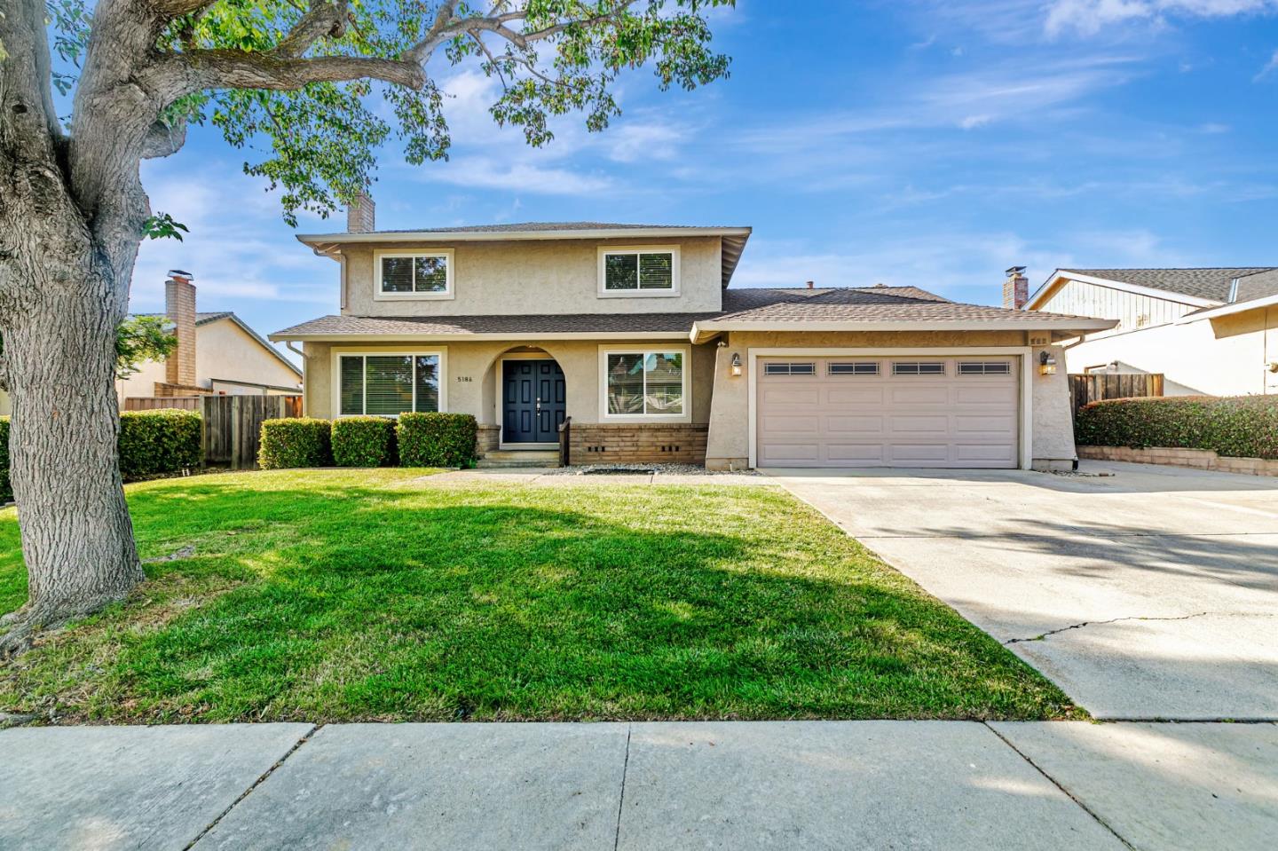 Detail Gallery Image 4 of 56 For 5186 Sunny Creek Dr, San Jose,  CA 95135 - 4 Beds | 2/1 Baths