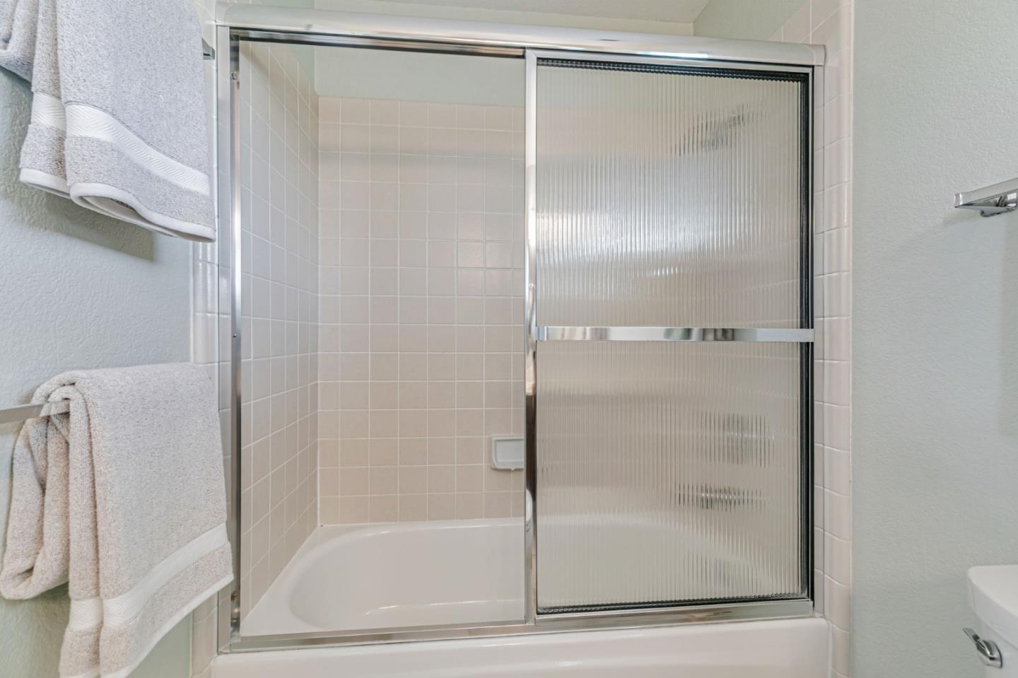 Detail Gallery Image 40 of 56 For 5186 Sunny Creek Dr, San Jose,  CA 95135 - 4 Beds | 2/1 Baths