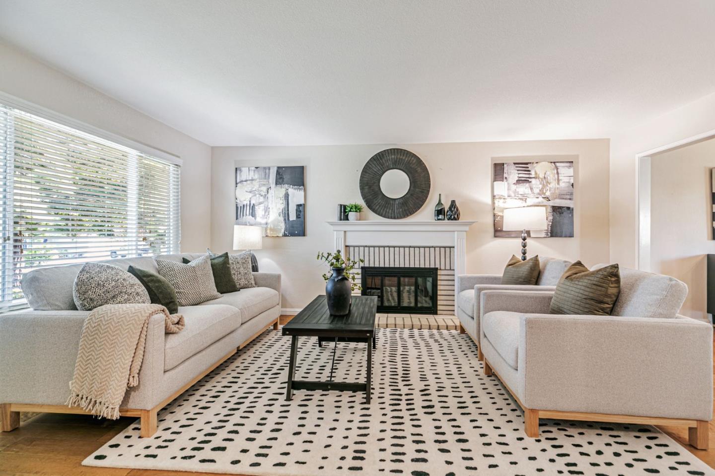 Detail Gallery Image 9 of 56 For 5186 Sunny Creek Dr, San Jose,  CA 95135 - 4 Beds | 2/1 Baths