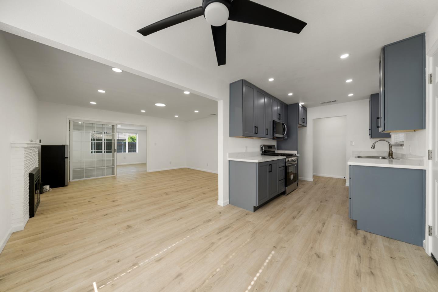 Detail Gallery Image 13 of 38 For 2621 Wood Violet Way, Sacramento,  CA 95822 - 3 Beds | 1 Baths
