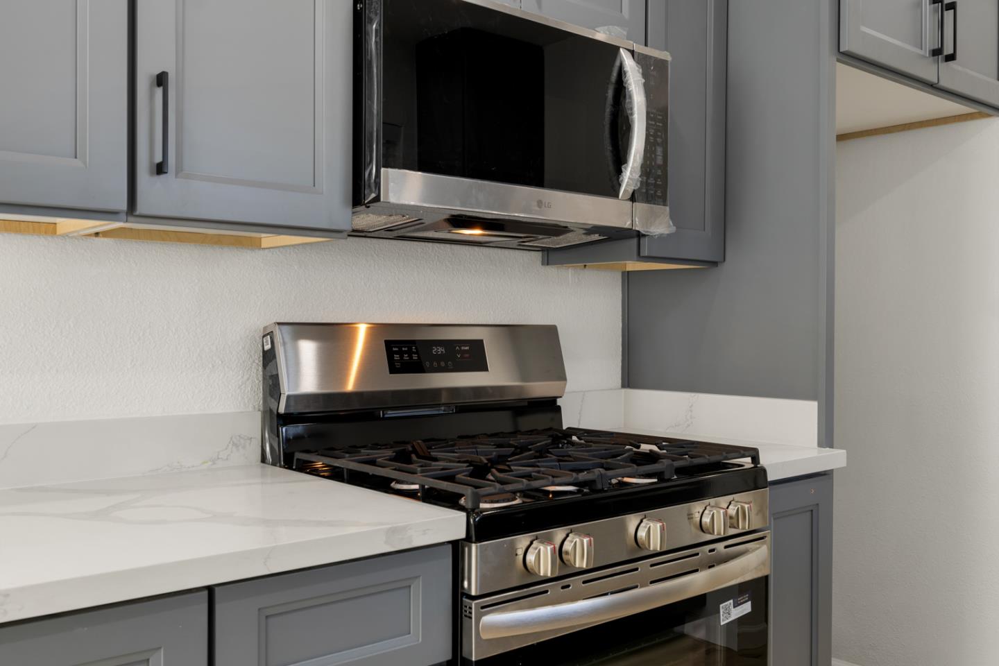 Detail Gallery Image 14 of 38 For 2621 Wood Violet Way, Sacramento,  CA 95822 - 3 Beds | 1 Baths