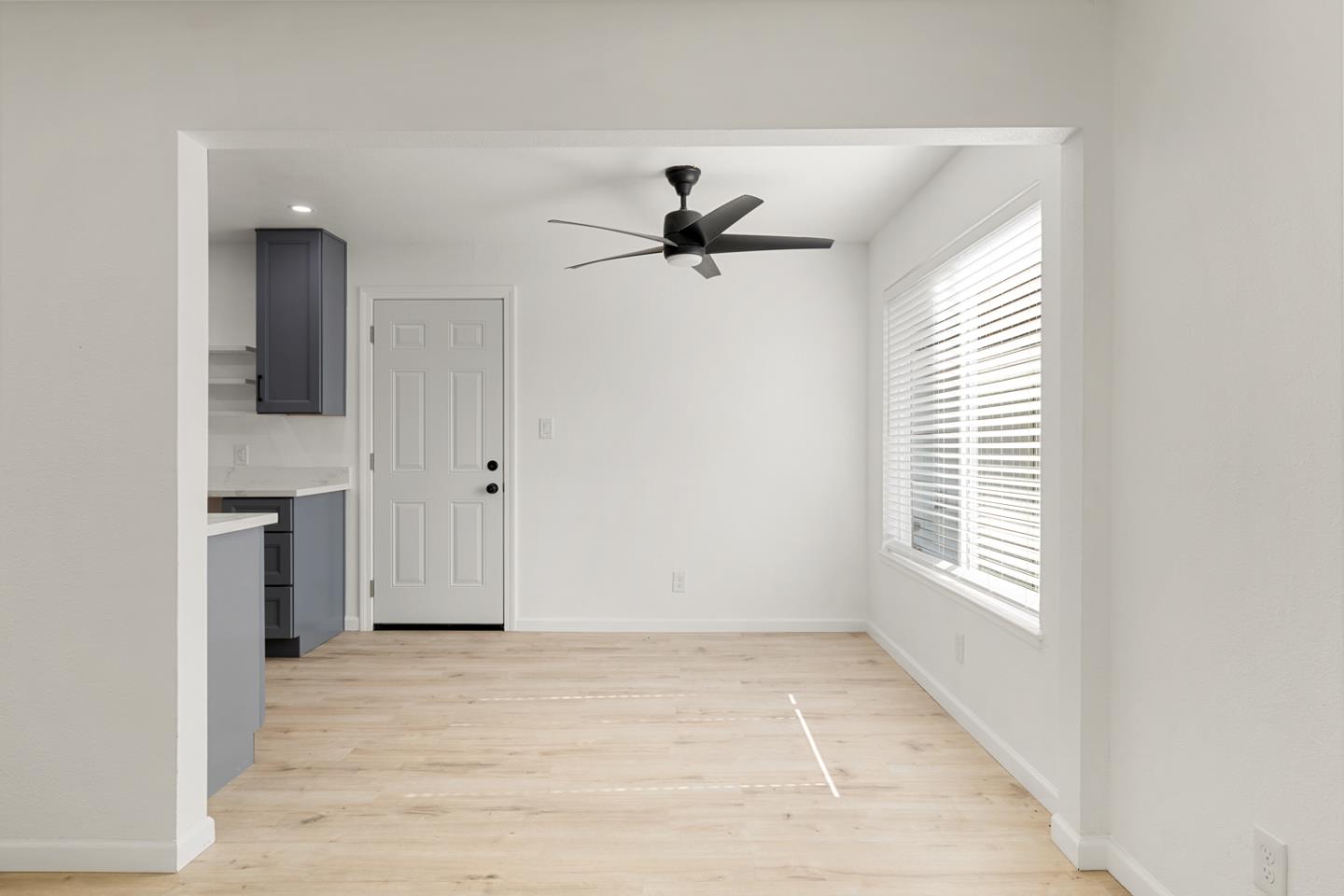 Detail Gallery Image 16 of 38 For 2621 Wood Violet Way, Sacramento,  CA 95822 - 3 Beds | 1 Baths