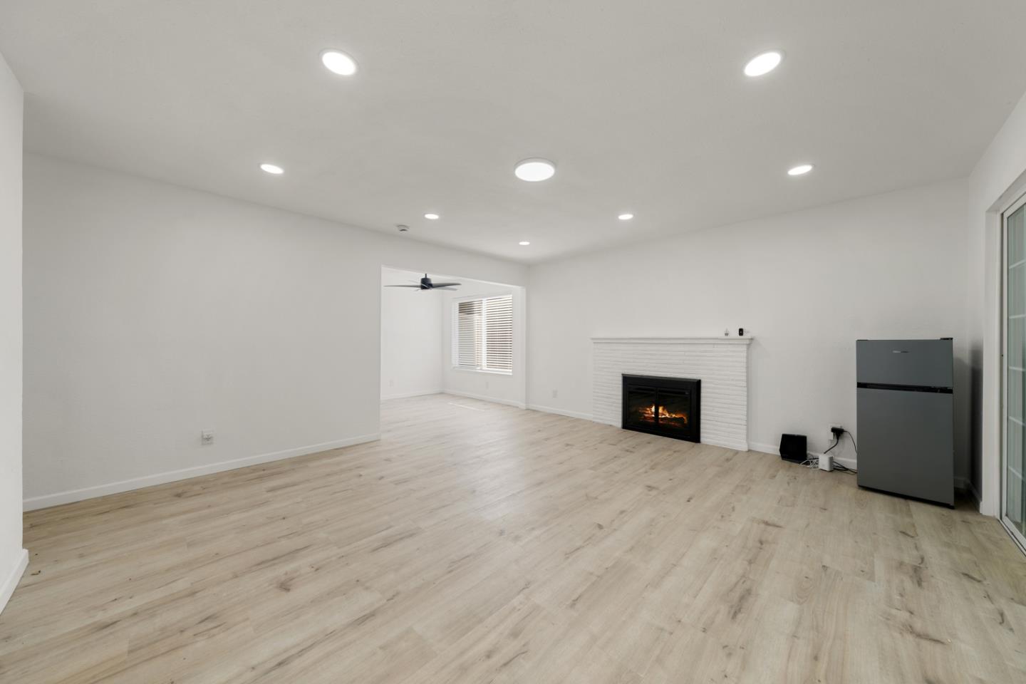 Detail Gallery Image 17 of 38 For 2621 Wood Violet Way, Sacramento,  CA 95822 - 3 Beds | 1 Baths