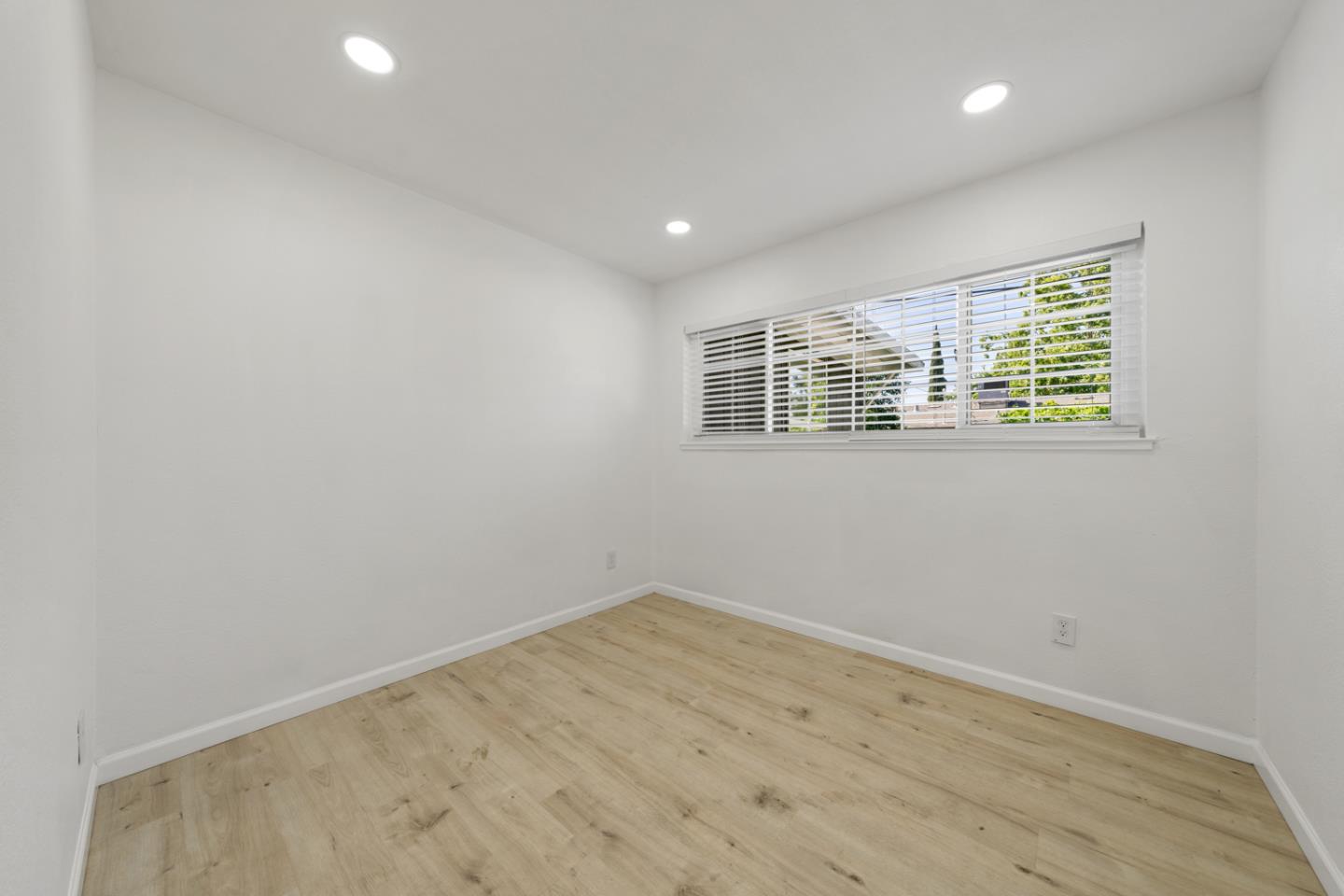 Detail Gallery Image 25 of 38 For 2621 Wood Violet Way, Sacramento,  CA 95822 - 3 Beds | 1 Baths