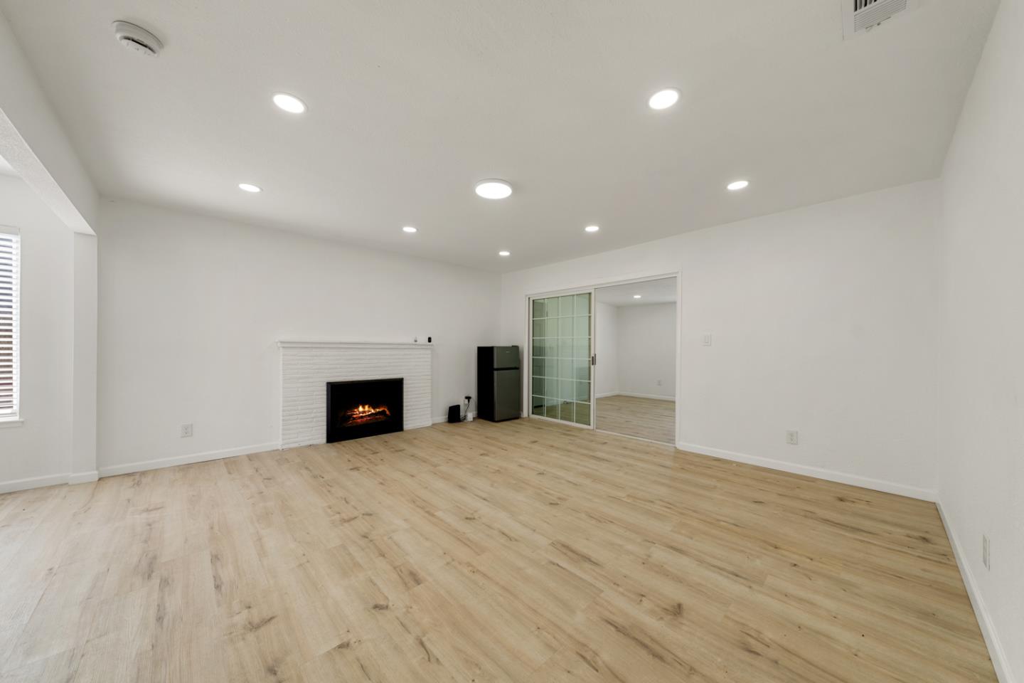 Detail Gallery Image 28 of 38 For 2621 Wood Violet Way, Sacramento,  CA 95822 - 3 Beds | 1 Baths