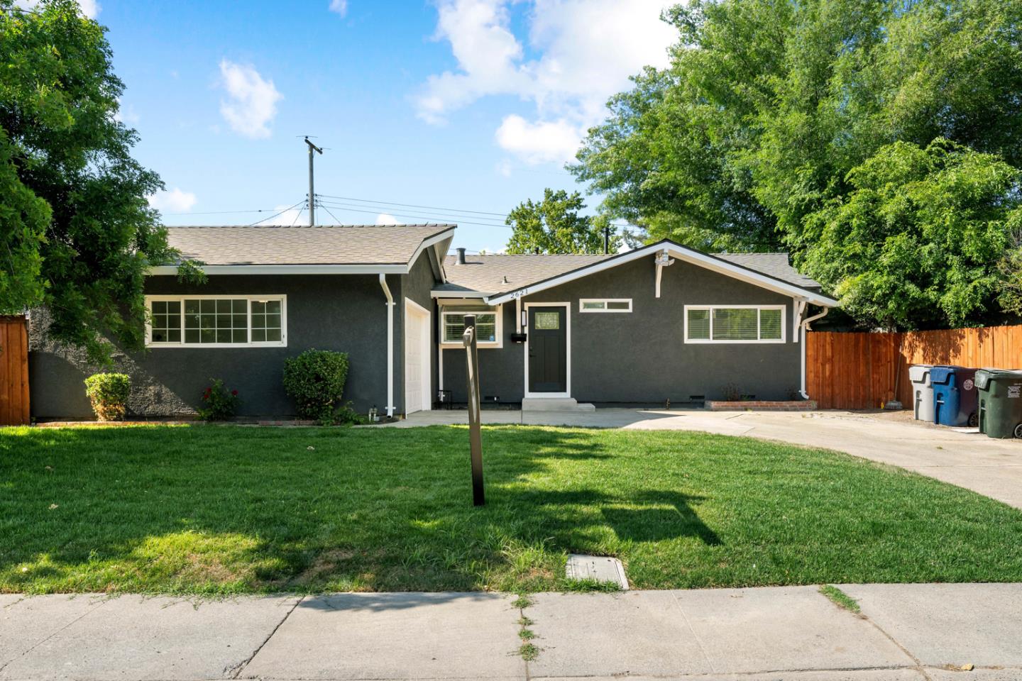 Detail Gallery Image 6 of 38 For 2621 Wood Violet Way, Sacramento,  CA 95822 - 3 Beds | 1 Baths