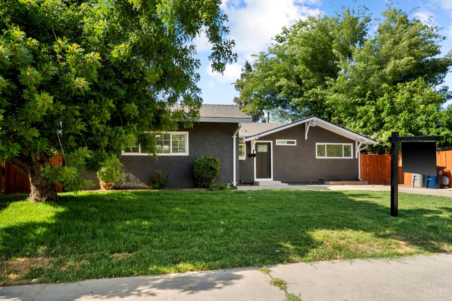 Detail Gallery Image 7 of 38 For 2621 Wood Violet Way, Sacramento,  CA 95822 - 3 Beds | 1 Baths