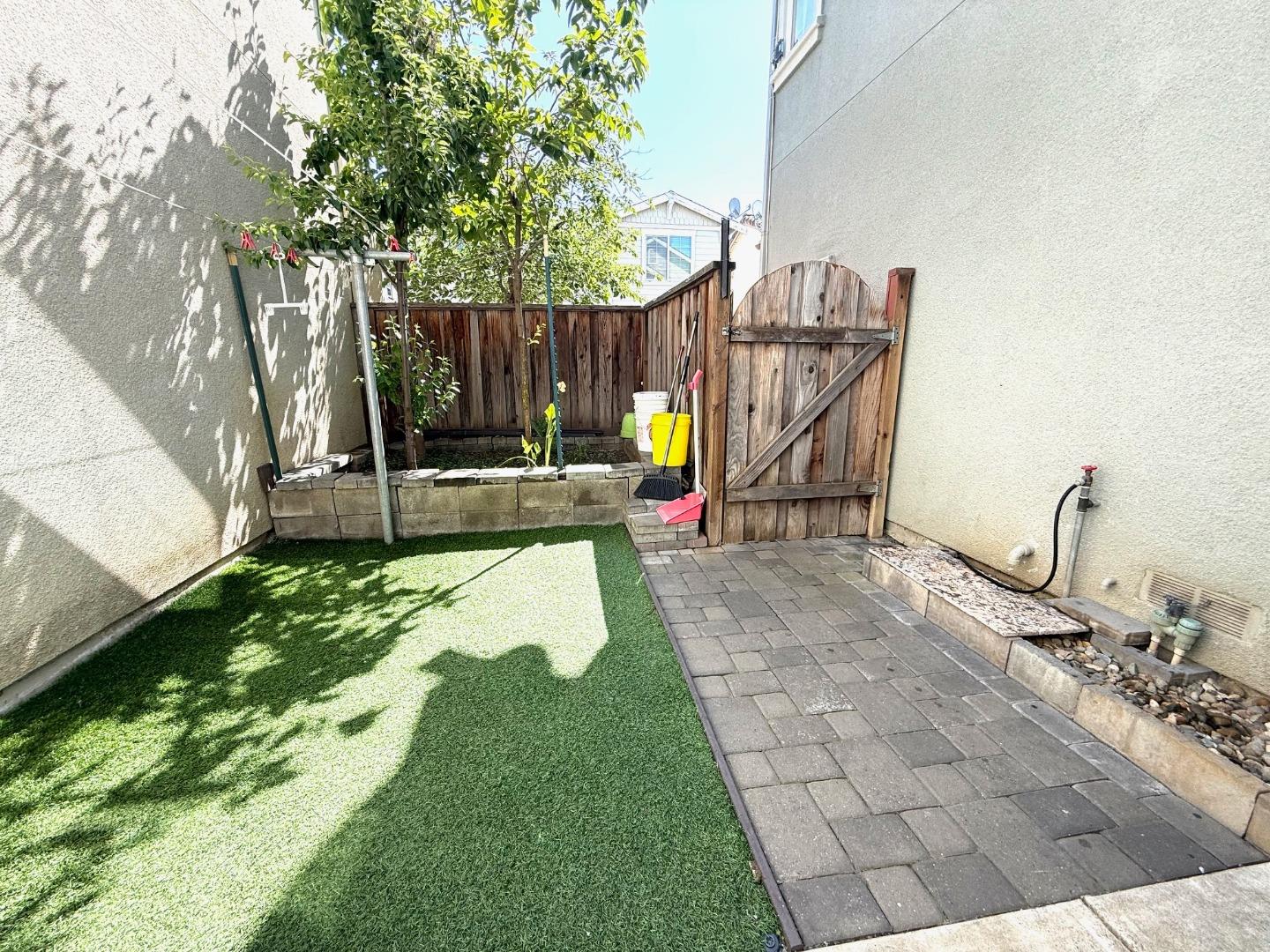 Detail Gallery Image 27 of 28 For 188 Caroline Ln, Gilroy,  CA 95020 - 3 Beds | 2/1 Baths