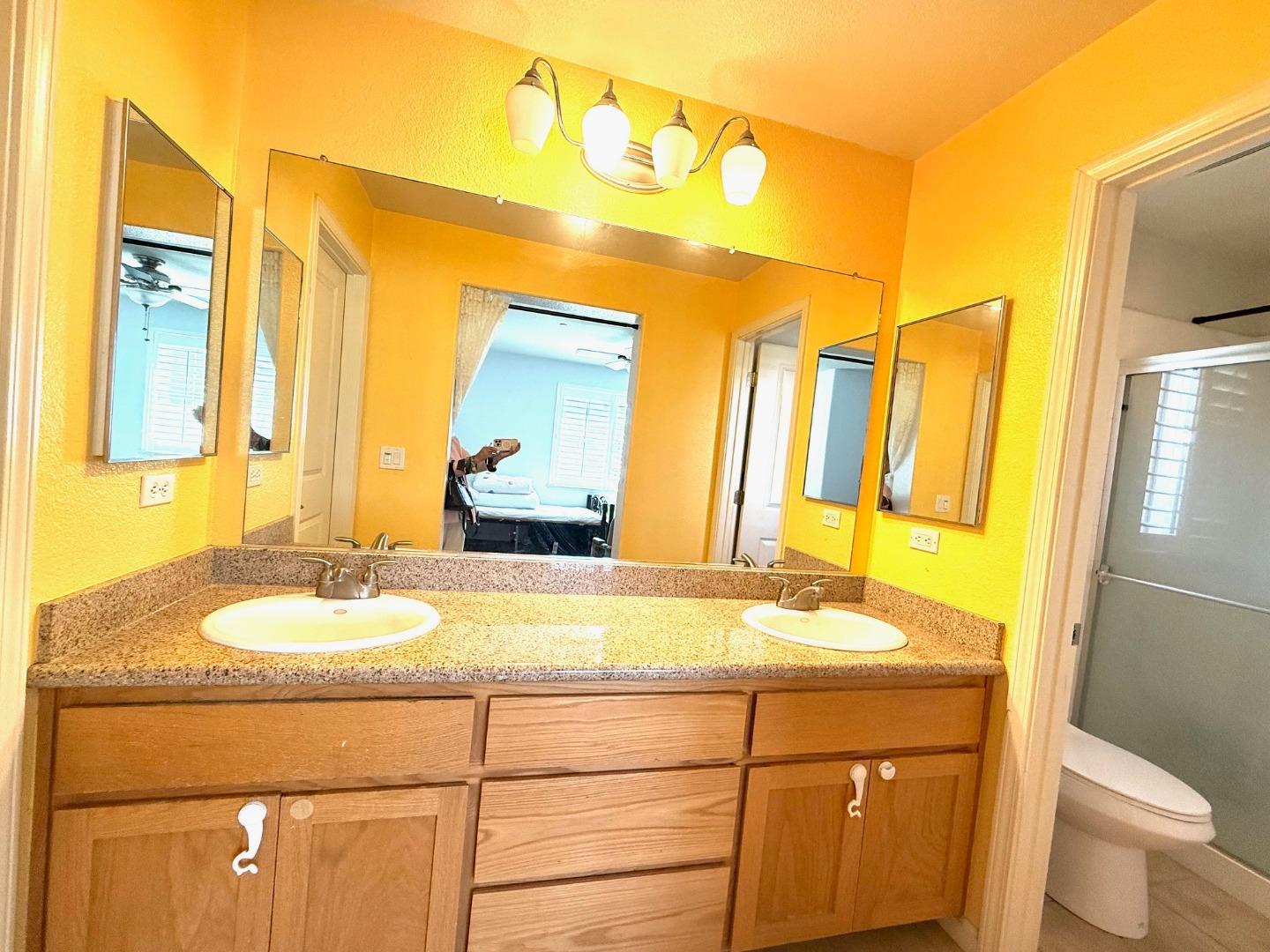 Detail Gallery Image 5 of 28 For 188 Caroline Ln, Gilroy,  CA 95020 - 3 Beds | 2/1 Baths