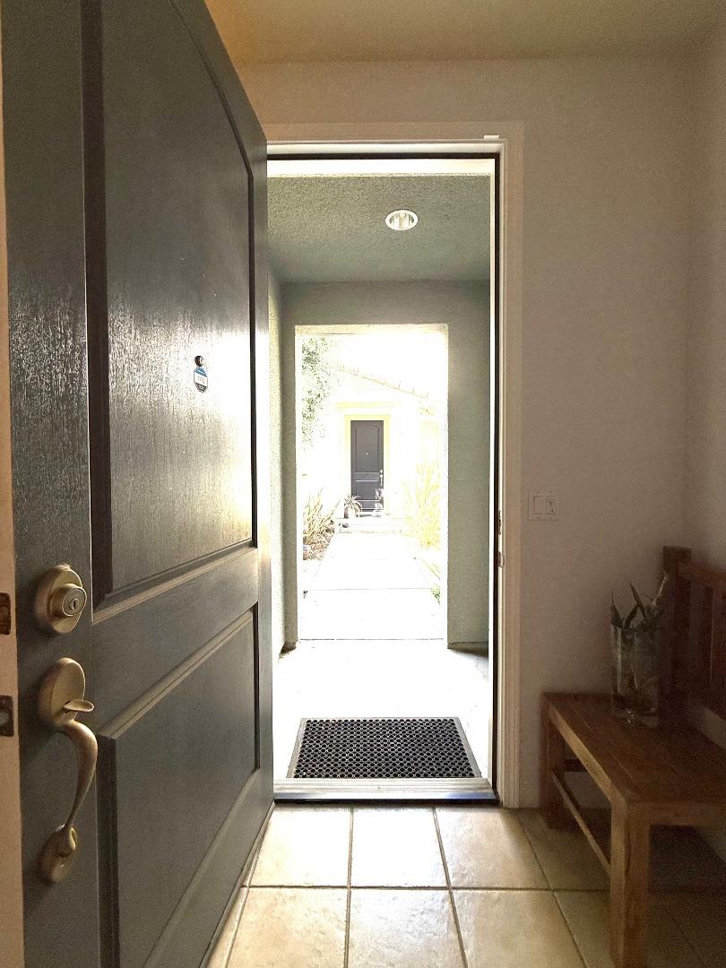 Detail Gallery Image 8 of 28 For 188 Caroline Ln, Gilroy,  CA 95020 - 3 Beds | 2/1 Baths