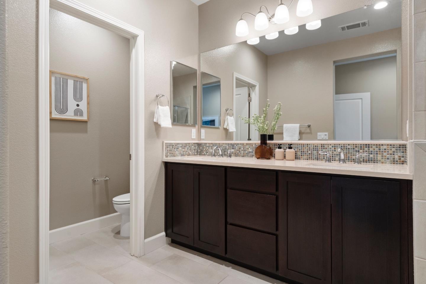 Detail Gallery Image 18 of 39 For 129 Ivory Palm Ter, Sunnyvale,  CA 94086 - 3 Beds | 3/1 Baths