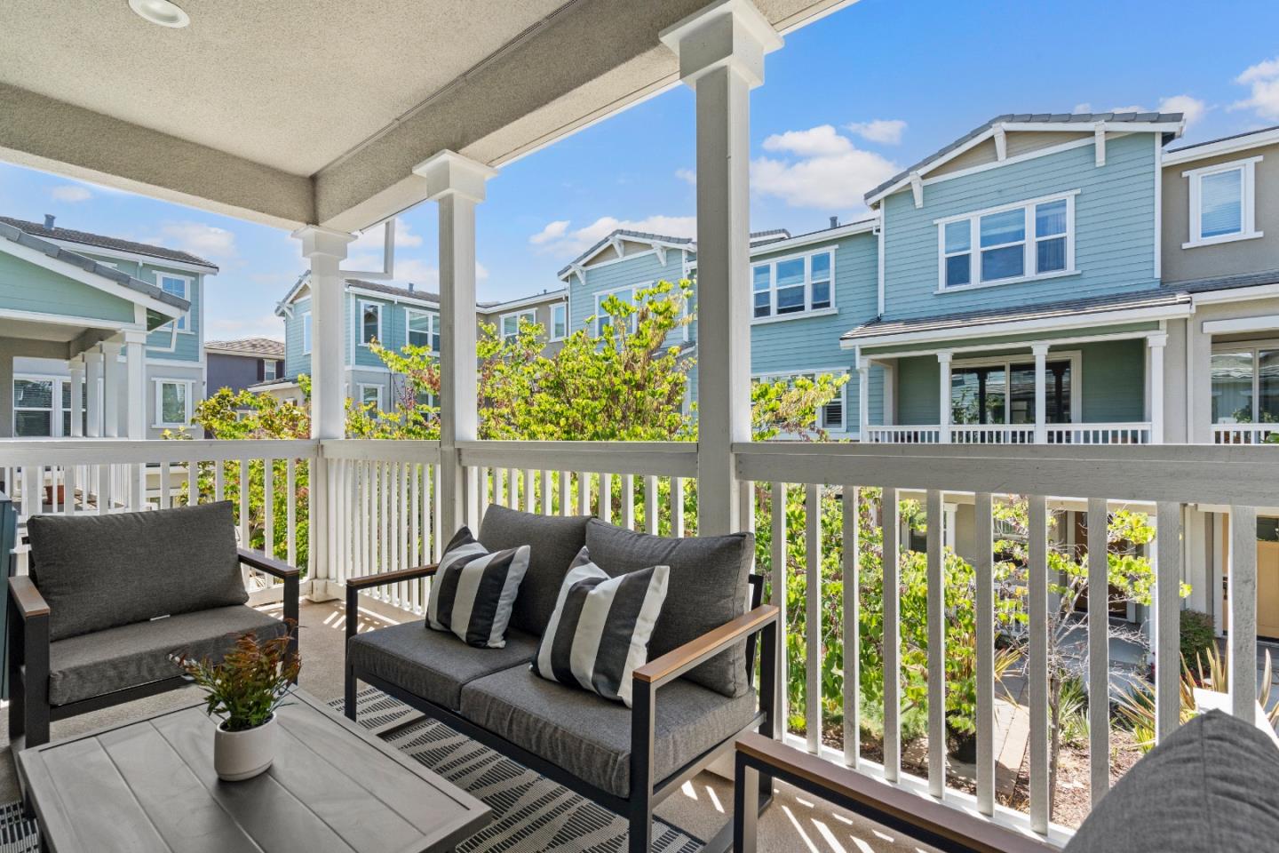 Detail Gallery Image 27 of 39 For 129 Ivory Palm Ter, Sunnyvale,  CA 94086 - 3 Beds | 3/1 Baths