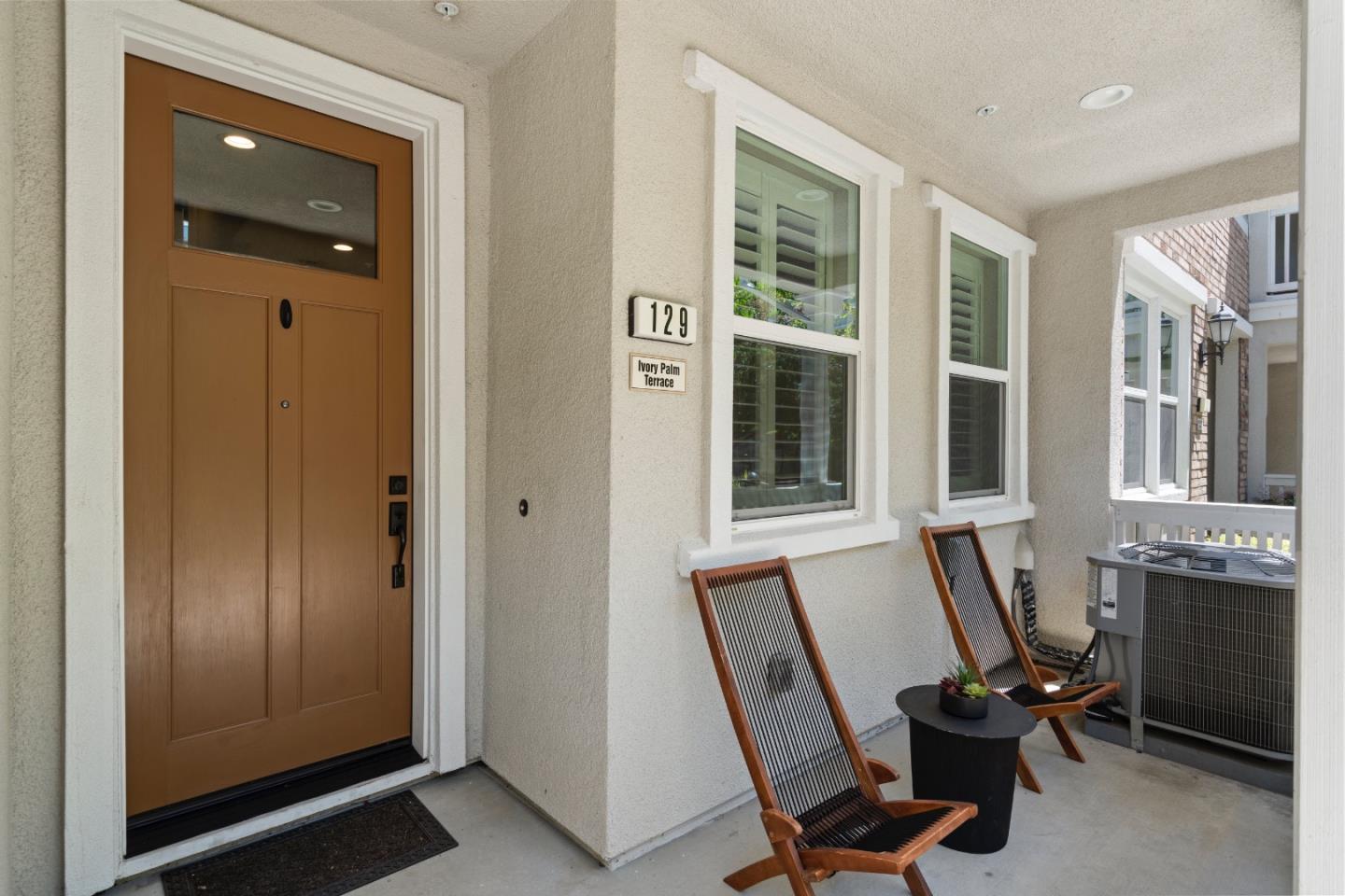 Detail Gallery Image 3 of 39 For 129 Ivory Palm Ter, Sunnyvale,  CA 94086 - 3 Beds | 3/1 Baths