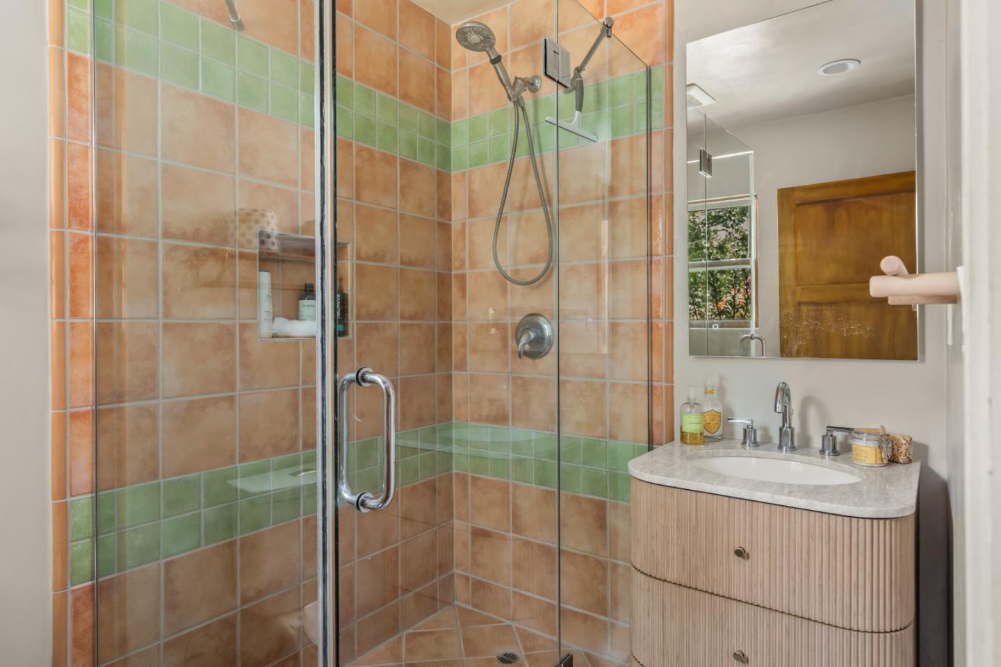Detail Gallery Image 14 of 45 For 6026 Fulcher Ave, North Hollywood,  CA 91606 - 3 Beds | 3 Baths